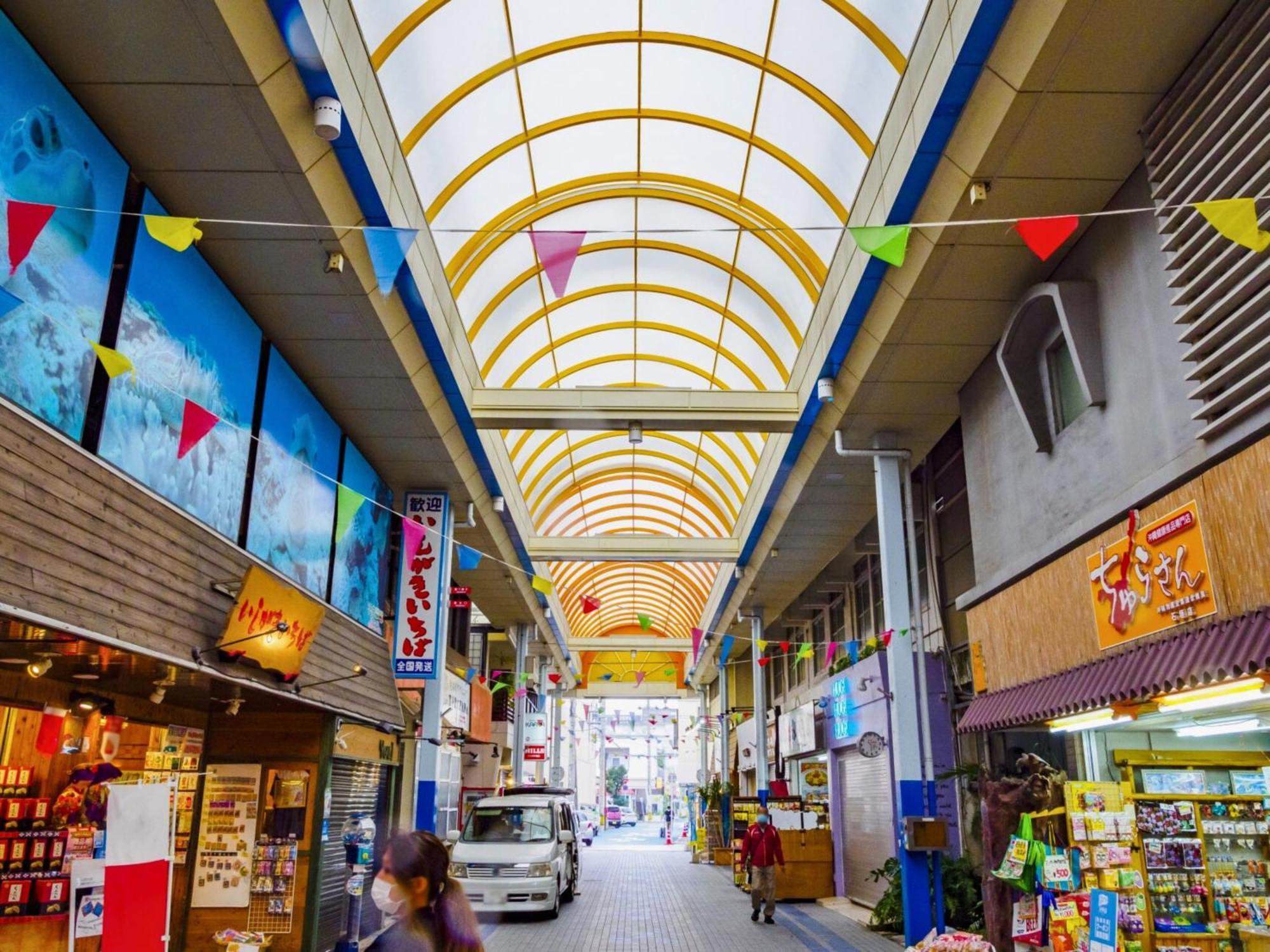 石垣島グループの宿 2216 にじいろ ユーグレナモール内 Ishigaki  Eksteriør billede