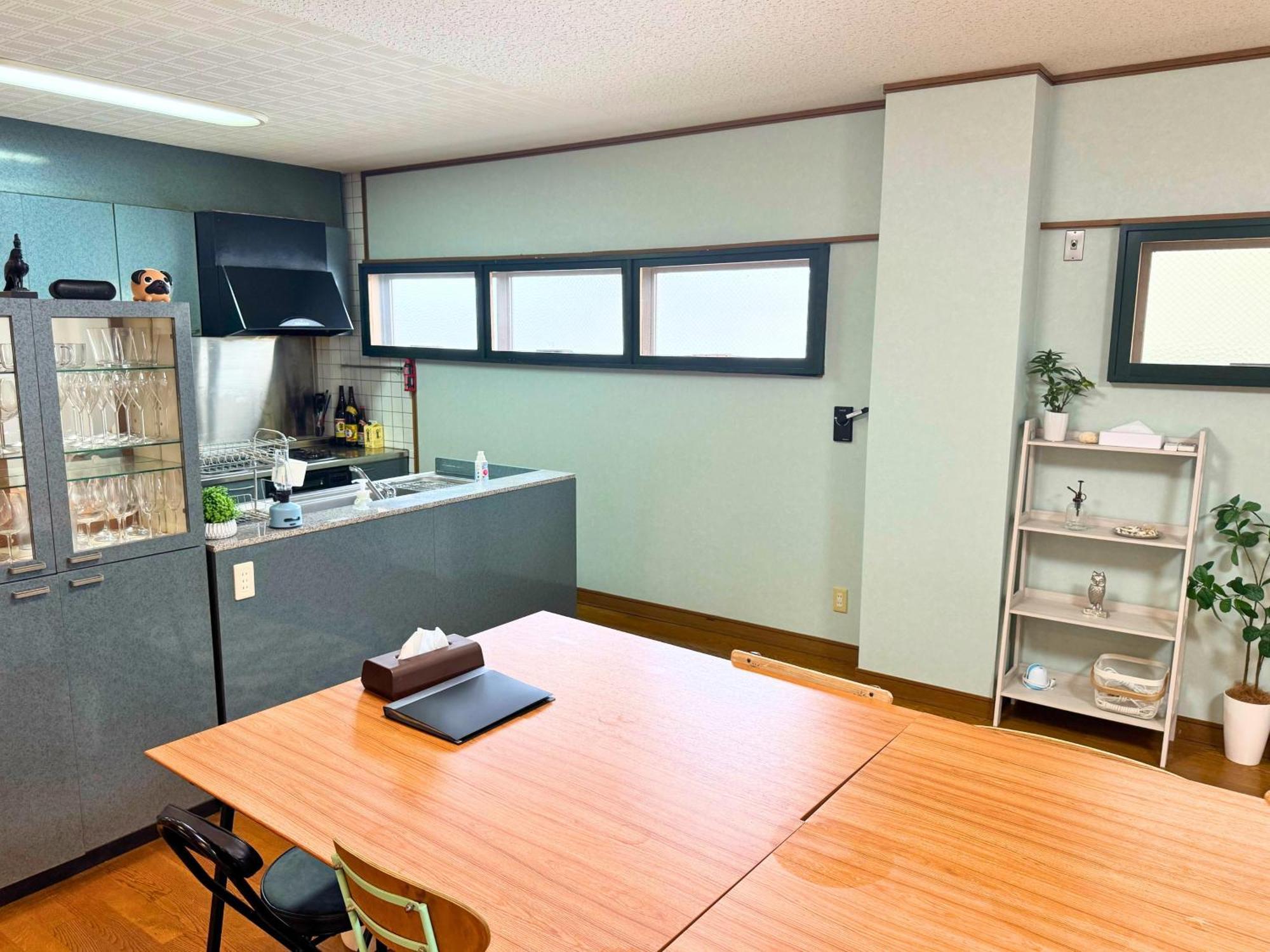 石垣島グループの宿 2216 にじいろ ユーグレナモール内 Ishigaki  Eksteriør billede